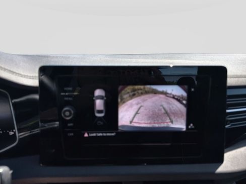 Used 2025 Volkswagen Jetta Sport FWD image 25