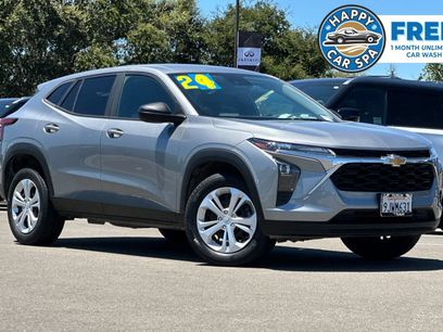 Used 2024 Chevrolet Trax LS w/ Driver Confidence Package