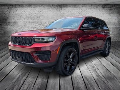 Used 2023 Jeep Grand Cherokee Altitude