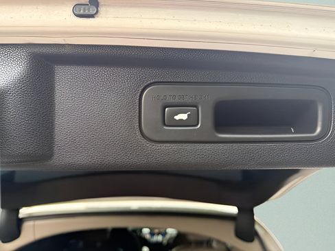 Used 2018 Honda Odyssey Elite image 17