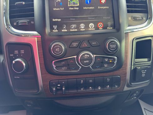 Used 2015 RAM 2500 Laramie w/ Convenience Group image 19