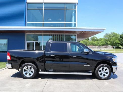 Used 2019 RAM 1500 Big Horn AWD/4WD image 2