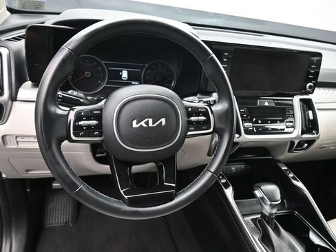 Used 2023 Kia Sorento S FWD image 14