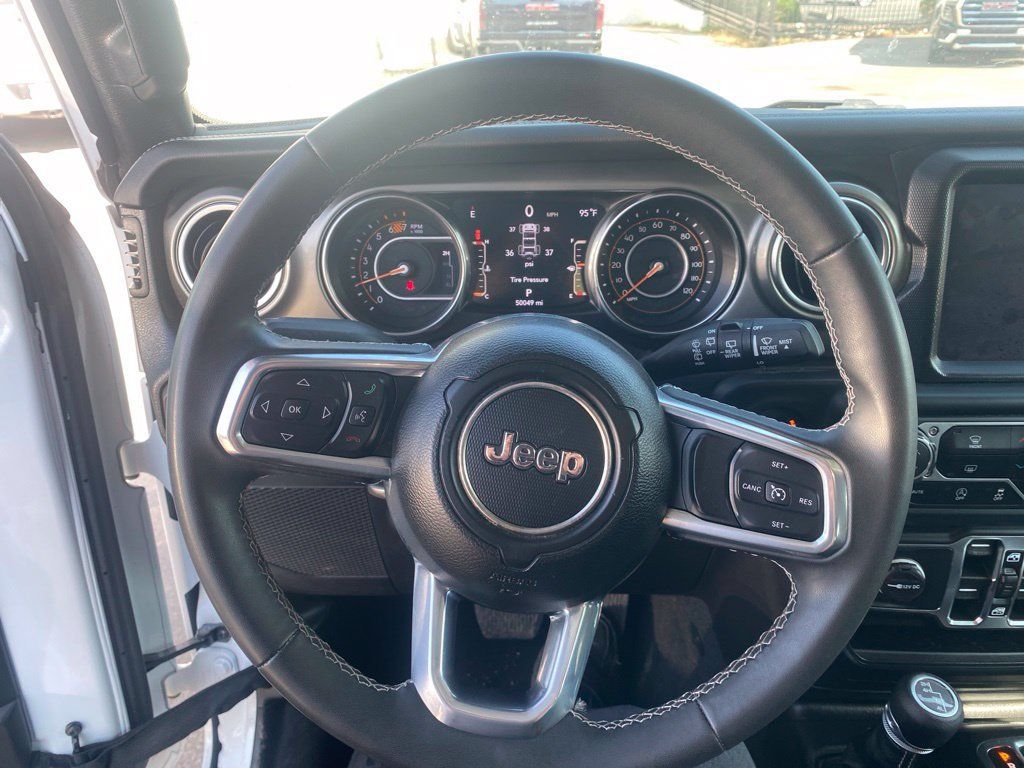 Used 2023 Jeep Wrangler Unlimited Sahara AWD/4WD image 9
