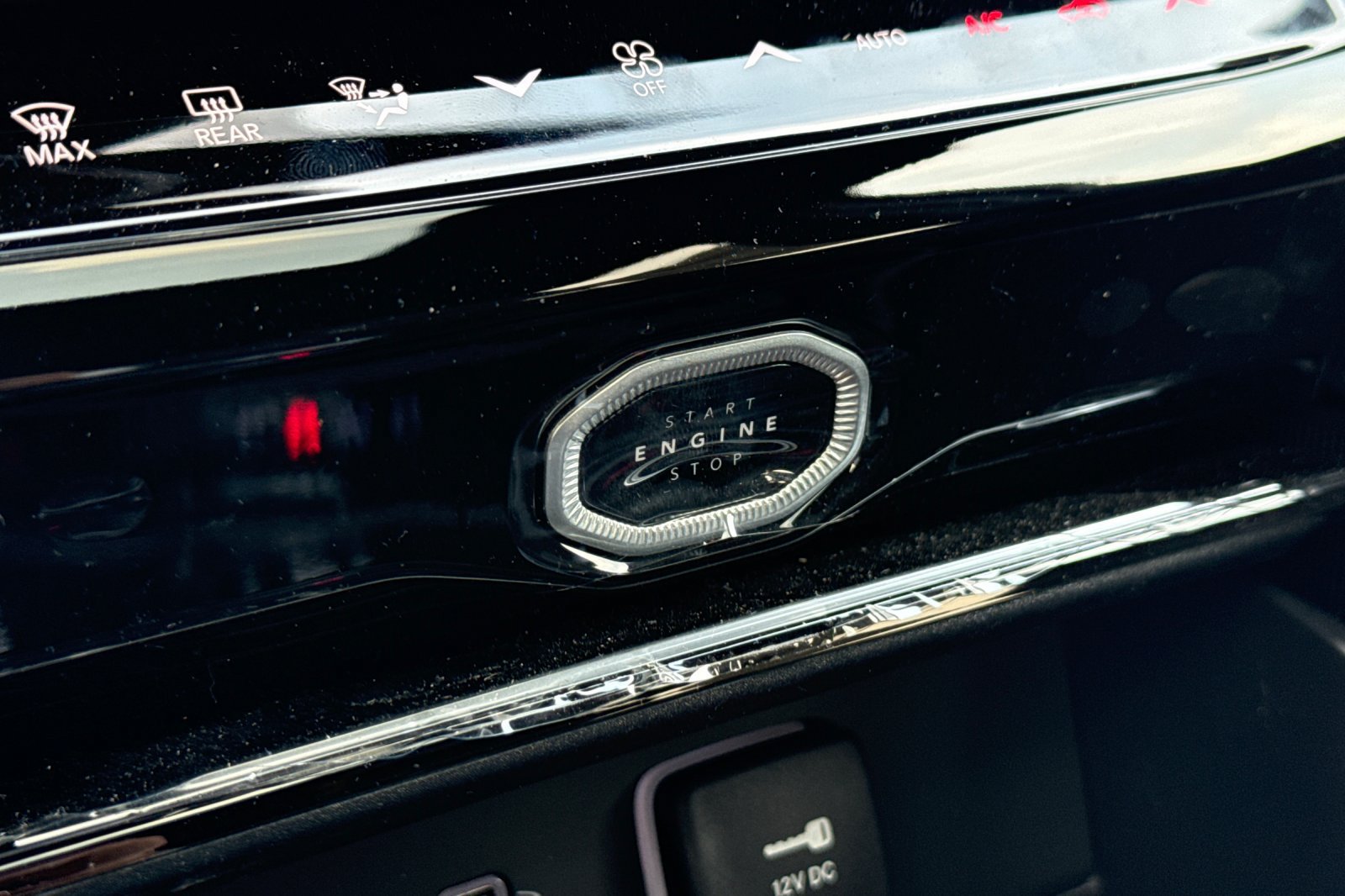 New 2026 Jeep Grand Cherokee Altitude AWD/4WD image 27