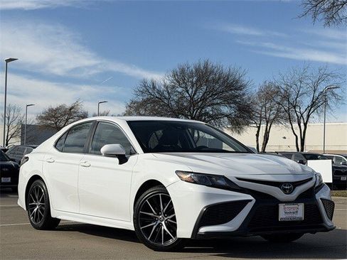 Certified 2023 Toyota Camry SE image 2