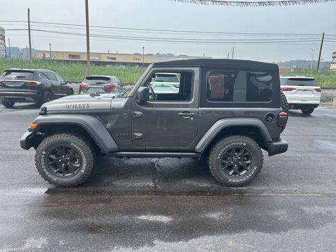 Used 2023 Jeep Wrangler Sport AWD/4WD image 7