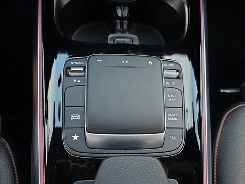 Used 2022 Mercedes-Benz GLB 35 AMG GLB 35 AMG image 24