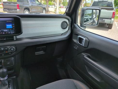 Used 2024 Jeep Wrangler Unlimited Sport AWD/4WD image 16