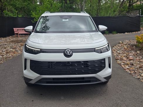 New 2026 Volkswagen Tiguan SE AWD/4WD image 8