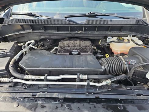 Used 2023 Chevrolet Silverado 1500 LT AWD/4WD image 34