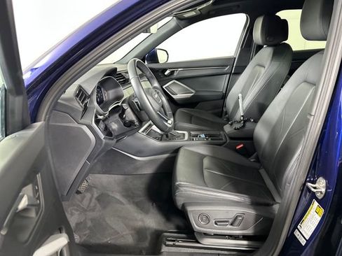 Used 2024 Audi Q3 2.0T Premium image 11