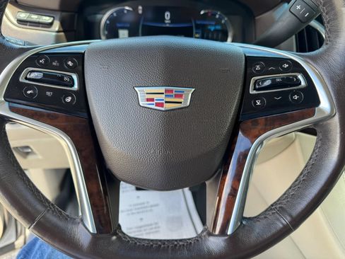Used 2016 Cadillac Escalade ESV Premium AWD/4WD image 28