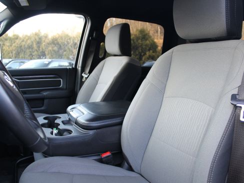 Used 2024 RAM 2500 Big Horn w/ Bed Utility Group image 10