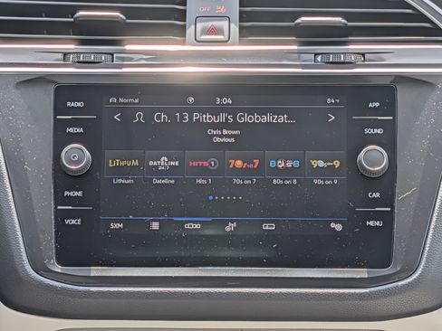 Used 2022 Volkswagen Tiguan SE AWD/4WD image 30