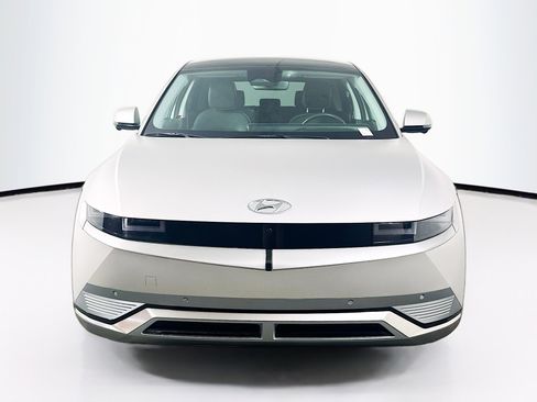 Used 2023 Hyundai Ioniq 5 Limited image 2