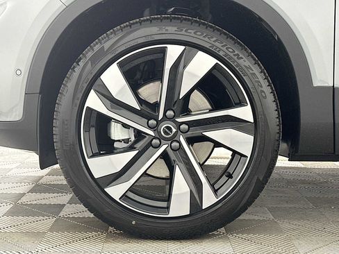 New 2026 Volvo XC40 B5 Ultra w/ Climate Package image 28