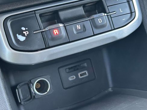 Used 2020 GMC Acadia SLT image 28