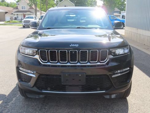 Used 2023 Jeep Grand Cherokee Limited w/ Luxury Tech Group II AWD/4WD image 13