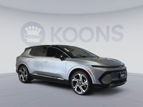 New 2026 Chevrolet Equinox EV LT image 2