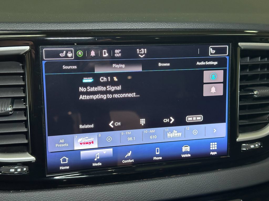 Used 2024 Chrysler Pacifica Touring-L FWD image 44
