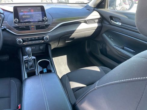 Certified 2024 Nissan Altima 2.5 SV FWD image 10