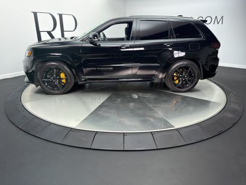 Used 2020 Jeep Grand Cherokee Trackhawk AWD/4WD image 3