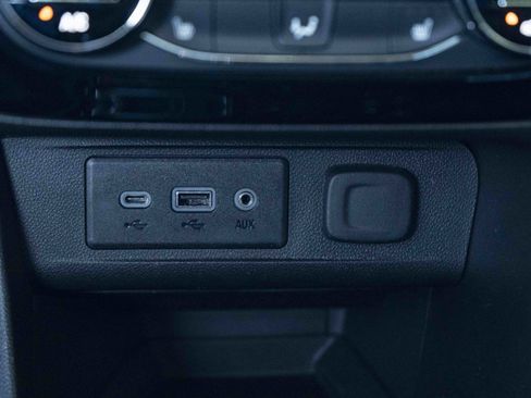 Used 2023 Buick Encore GX Essence w/ Experience Buick Package FWD image 33