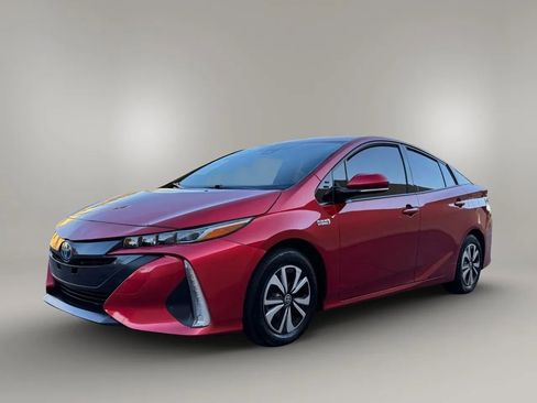 Used 2018 Toyota Prius Prime Premium FWD image 6