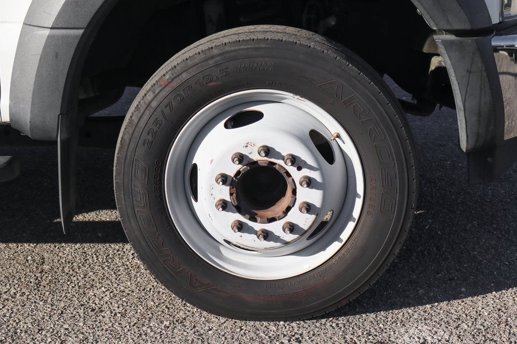 Used 2017 Ford F550 2WD Regular Cab Super Duty image 45