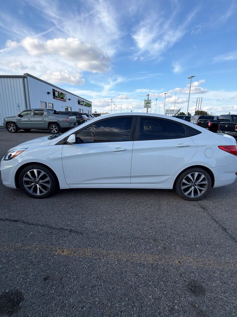 Used 2017 Hyundai Accent Value Edition FWD image 3