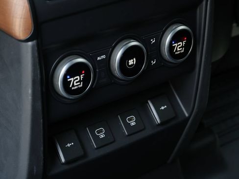 Used 2022 Land Rover Defender 110 X AWD/4WD image 20