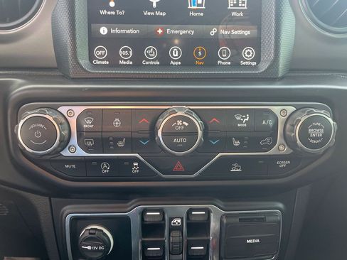 Used 2022 Jeep Wrangler Unlimited Willys image 19