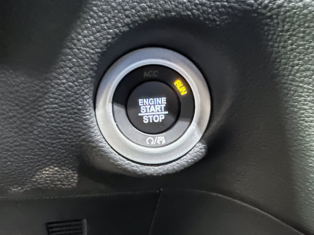 Used 2025 Chrysler Pacifica Select FWD image 25