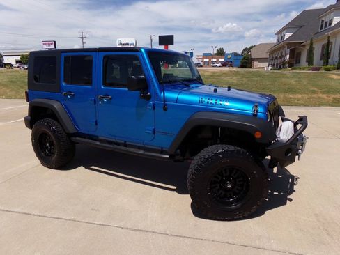 Used 2015 Jeep Wrangler Unlimited Sport AWD/4WD image 12
