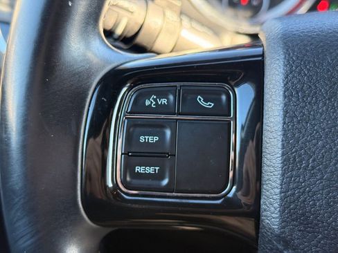 Used 2016 Dodge Grand Caravan SE FWD image 26