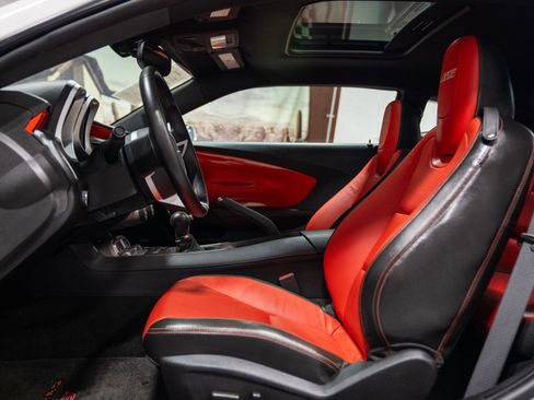 Used 2010 Chevrolet Camaro SS w/ RS Package RWD image 11