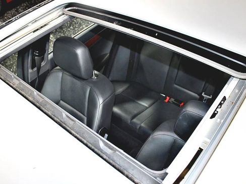 Used 2010 Mercedes-Benz C 300 C 300 Sport Sedan 4D image 7