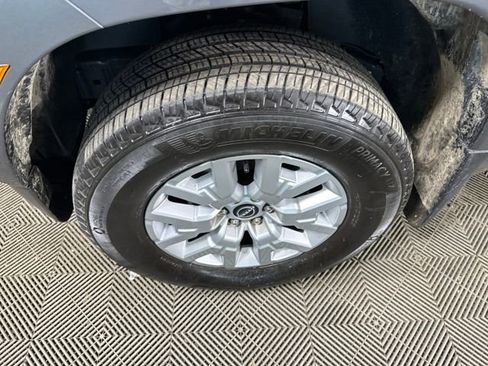 Used 2024 Nissan Frontier SV w/ SV Convenience Package image 10