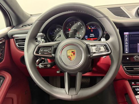 Certified 2026 Porsche Macan AWD/4WD image 19