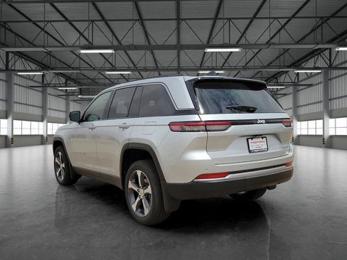 New 2026 Jeep Grand Cherokee Limited w/ MOPAR Finishing Package RWD image 3