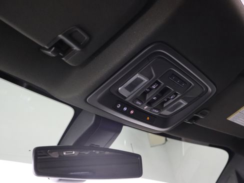 Used 2021 GMC Sierra 1500 Denali w/ Driver Alert Package II AWD/4WD image 12