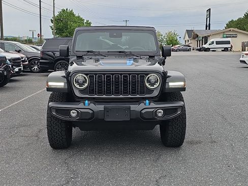 Used 2024 Jeep Wrangler Unlimited Rubicon 4xe w/ Technology Group AWD/4WD image 17