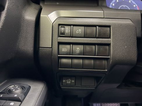 Used 2024 Toyota Tacoma TRD Off-Road AWD/4WD image 17