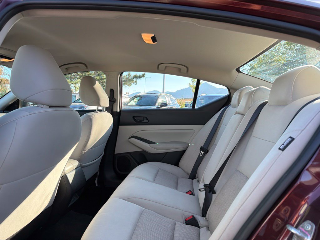 Used 2025 Nissan Altima 2.5 SV FWD image 20