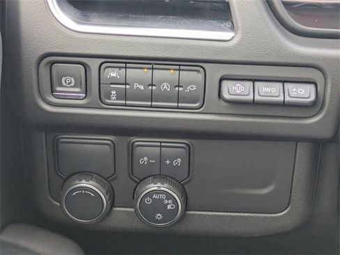 Used 2021 Chevrolet Tahoe Premier w/ Texas Edition image 27