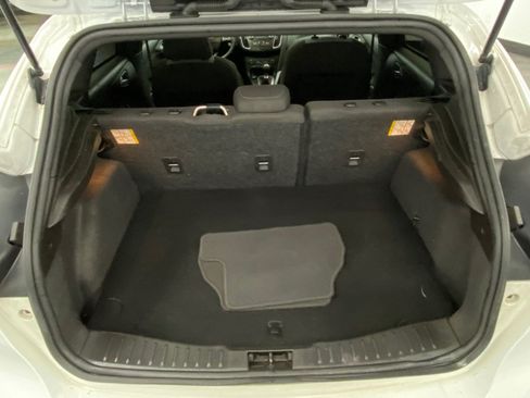 Used 2016 Ford Focus ST FWD image 39