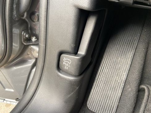 Used 2023 Ford Explorer Limited image 47