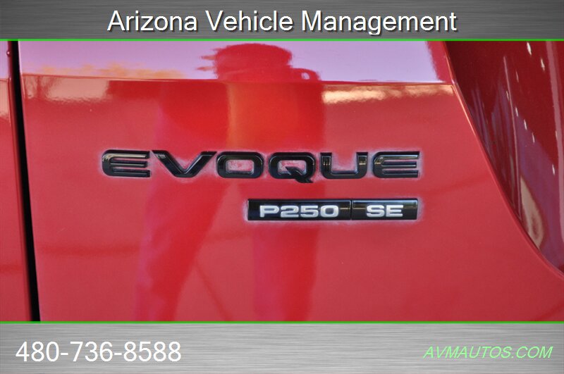 Used 2020 Land Rover Range Rover Evoque SE AWD/4WD image 27