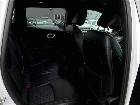 Used 2022 Jeep Compass Altitude image 20